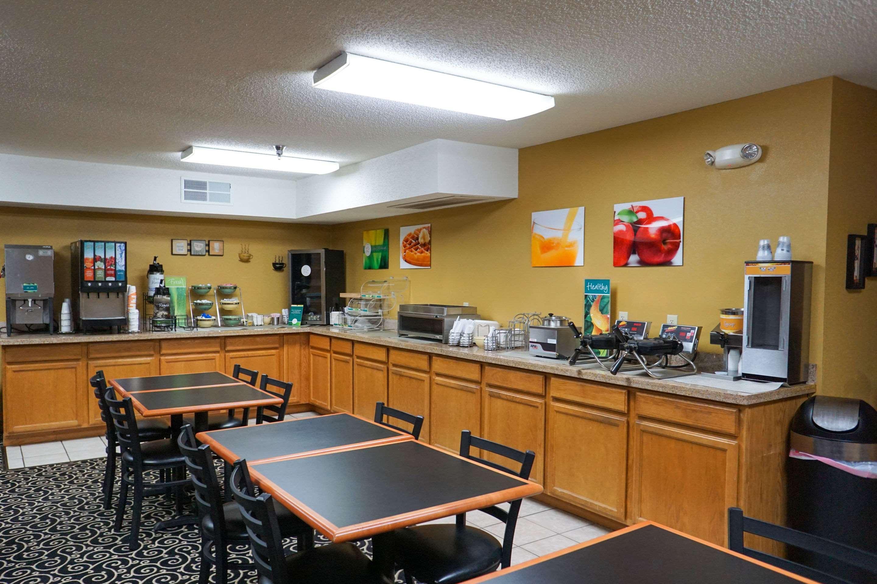 Quality Inn & Suites Watertown Near Prairie Lakes Ice Arena المظهر الخارجي الصورة