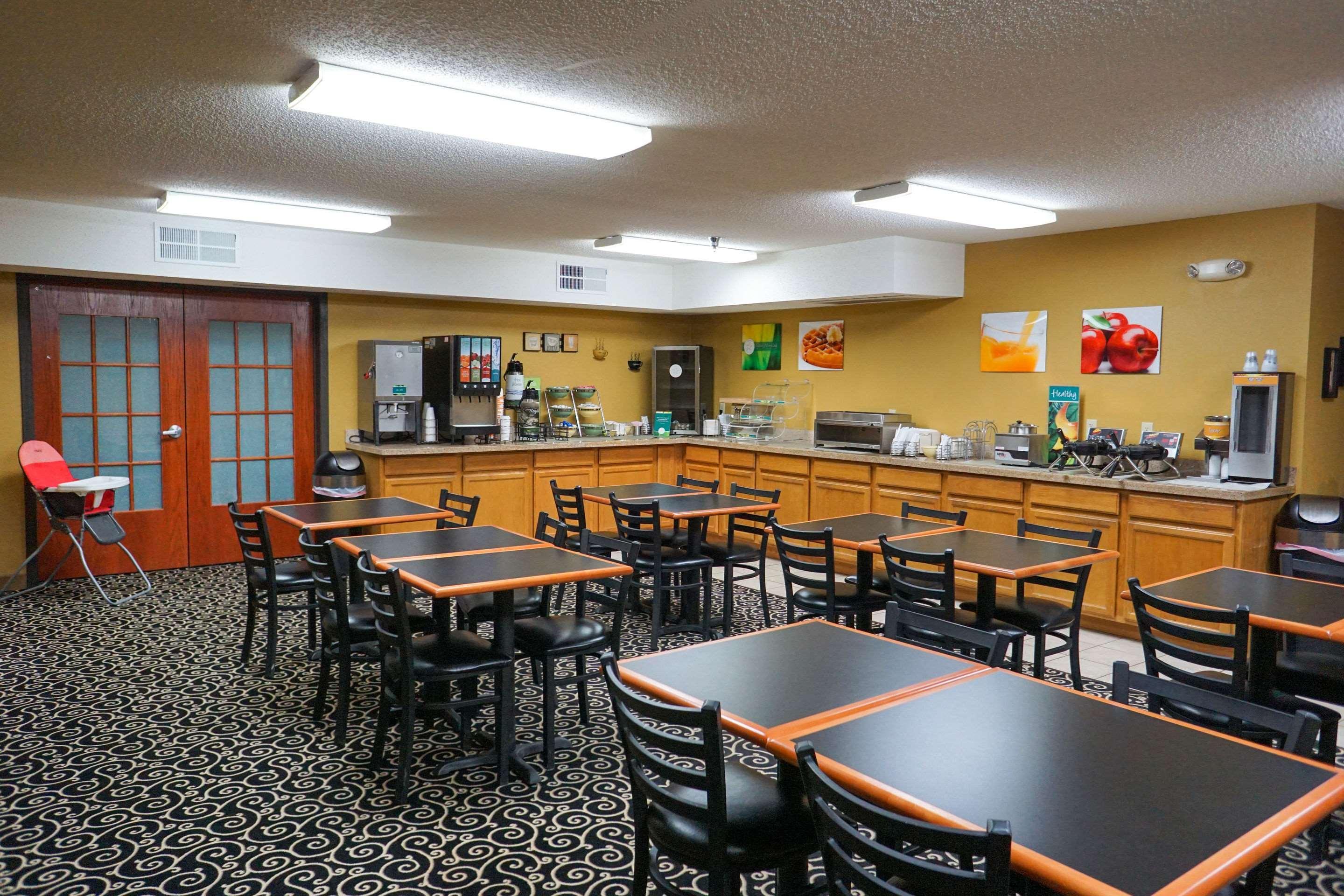 Quality Inn & Suites Watertown Near Prairie Lakes Ice Arena المظهر الخارجي الصورة