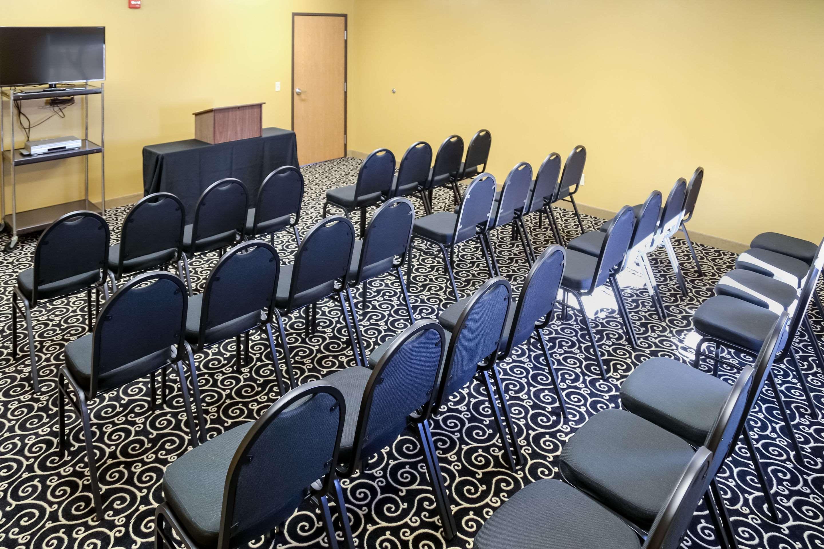 Quality Inn & Suites Watertown Near Prairie Lakes Ice Arena المظهر الخارجي الصورة