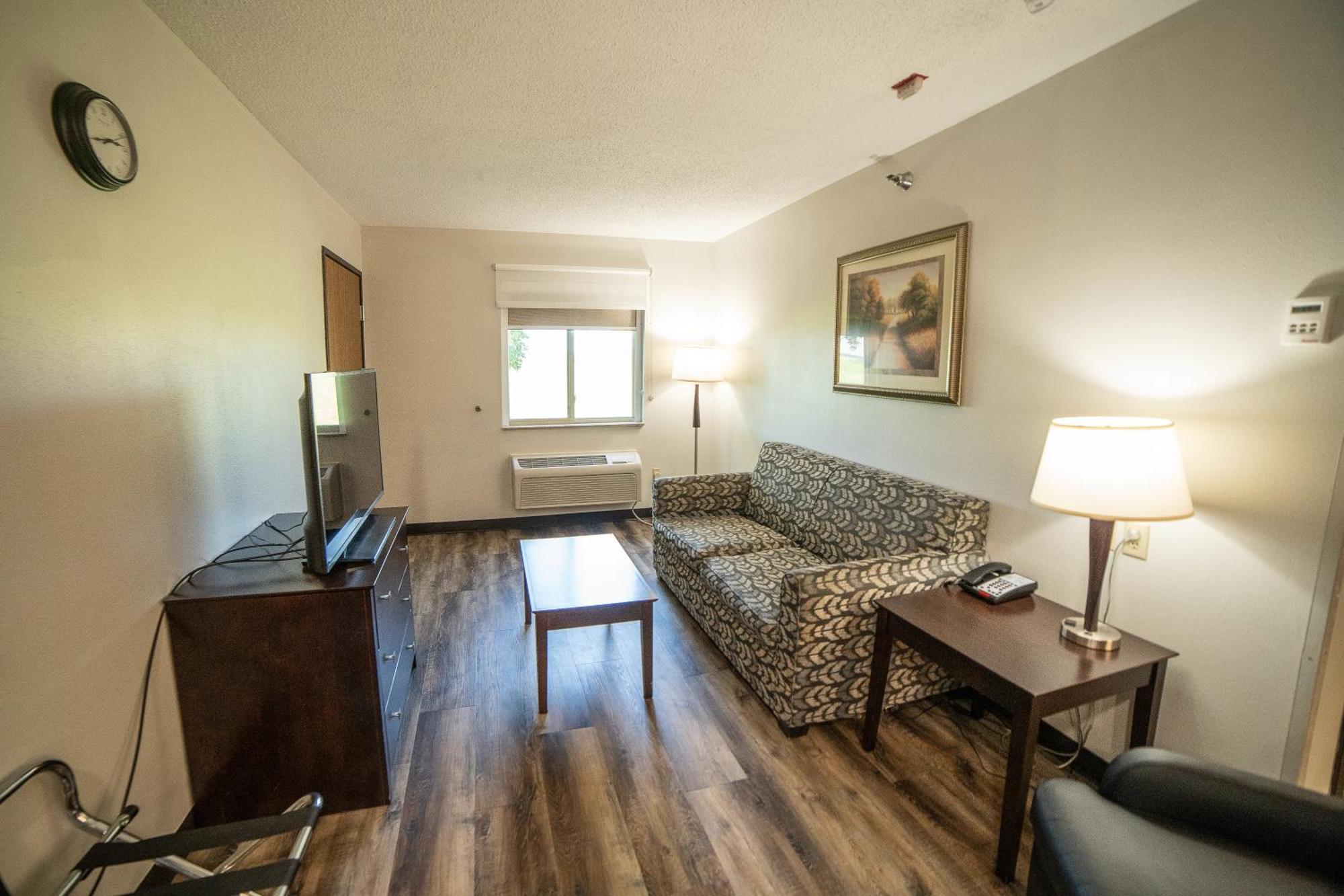 Quality Inn & Suites Watertown Near Prairie Lakes Ice Arena المظهر الخارجي الصورة