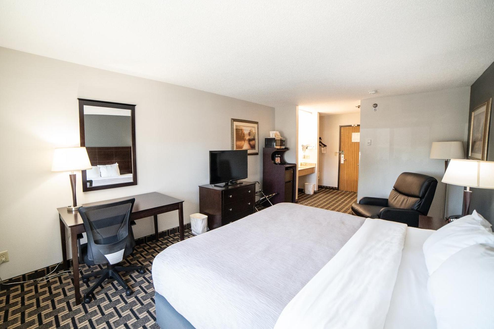Quality Inn & Suites Watertown Near Prairie Lakes Ice Arena المظهر الخارجي الصورة