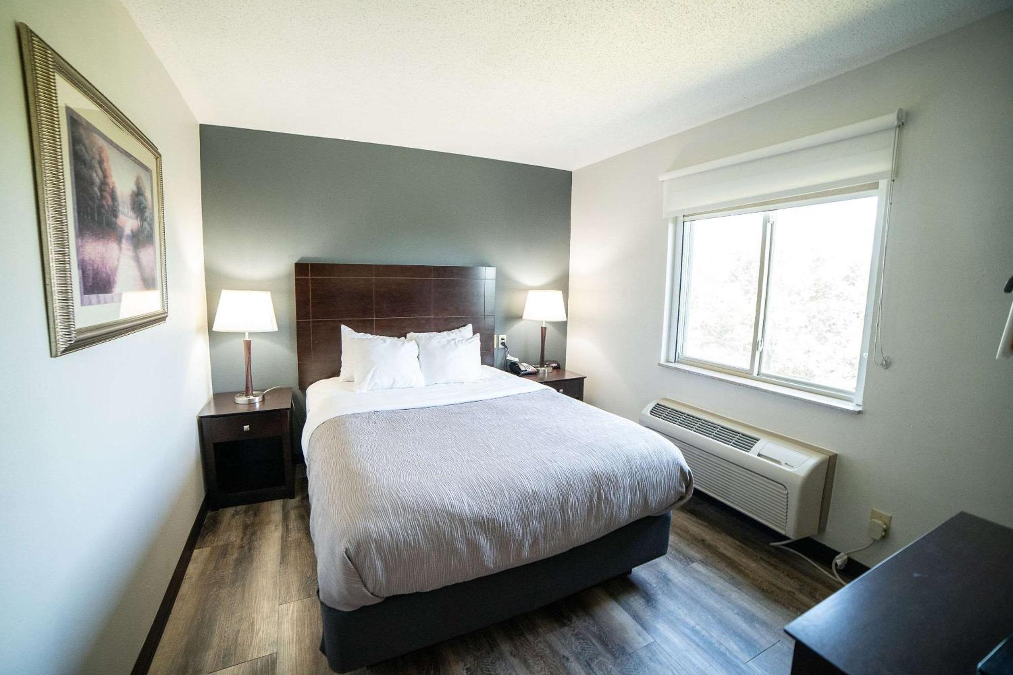 Quality Inn & Suites Watertown Near Prairie Lakes Ice Arena المظهر الخارجي الصورة