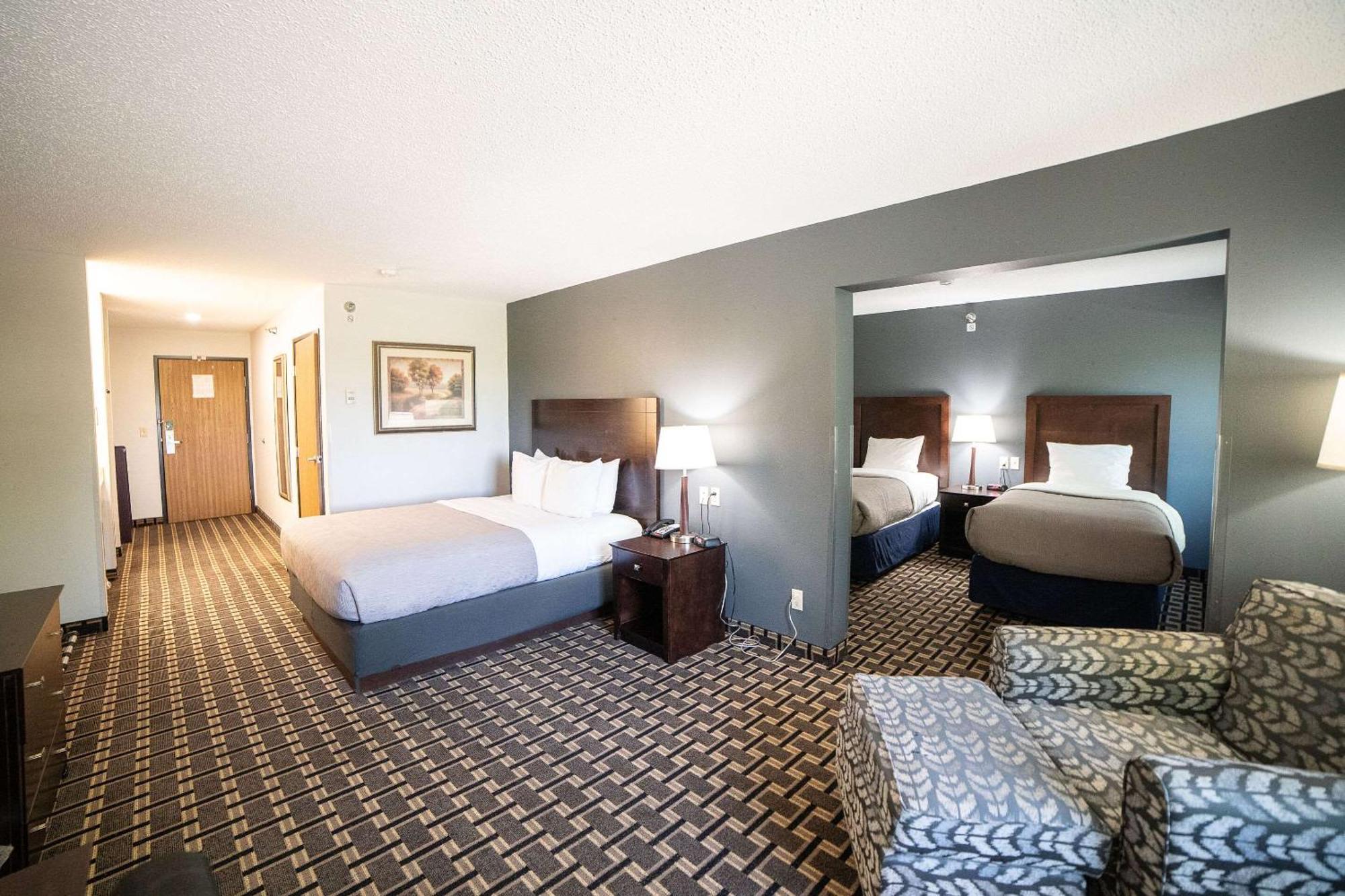 Quality Inn & Suites Watertown Near Prairie Lakes Ice Arena المظهر الخارجي الصورة