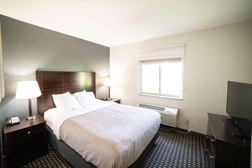 Quality Inn & Suites Watertown Near Prairie Lakes Ice Arena الغرفة الصورة
