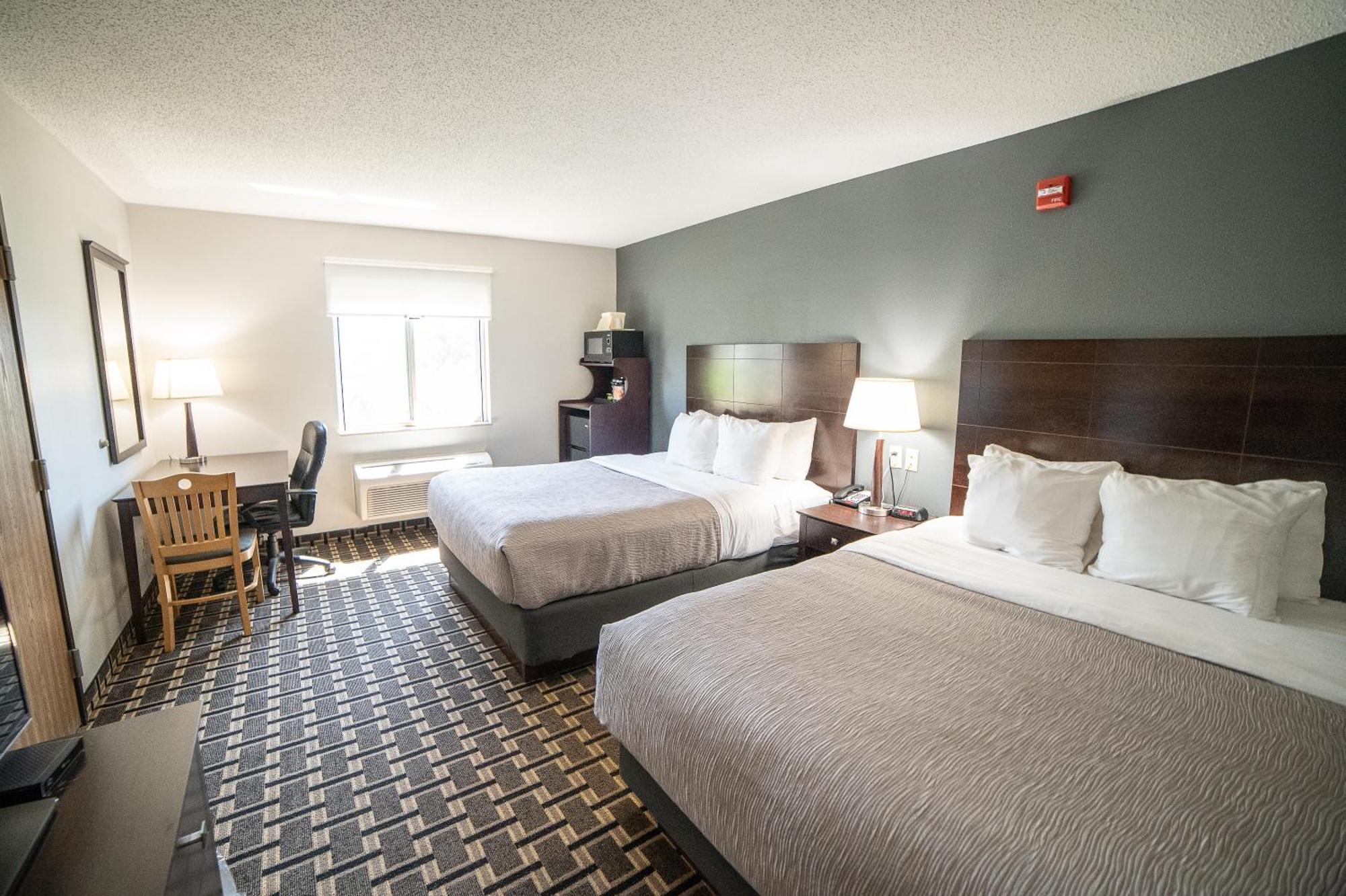 Quality Inn & Suites Watertown Near Prairie Lakes Ice Arena المظهر الخارجي الصورة