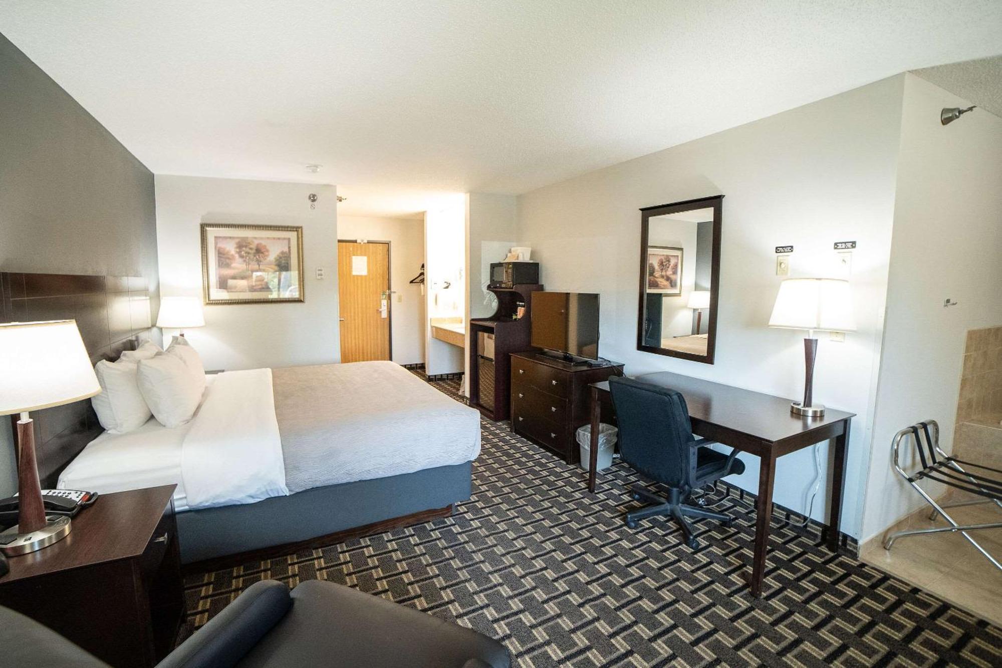 Quality Inn & Suites Watertown Near Prairie Lakes Ice Arena المظهر الخارجي الصورة