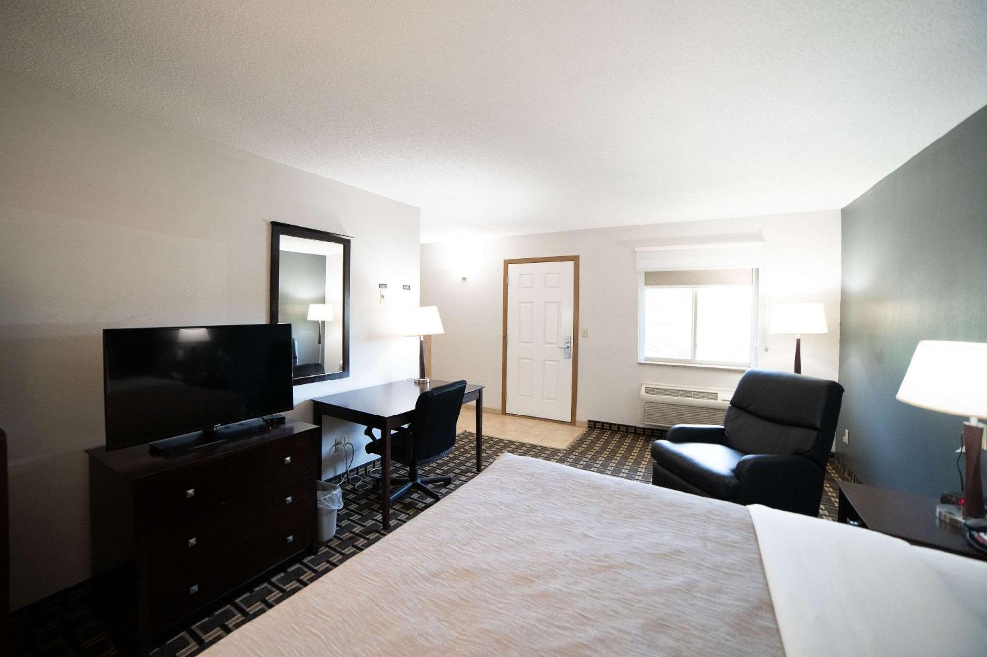 Quality Inn & Suites Watertown Near Prairie Lakes Ice Arena المظهر الخارجي الصورة